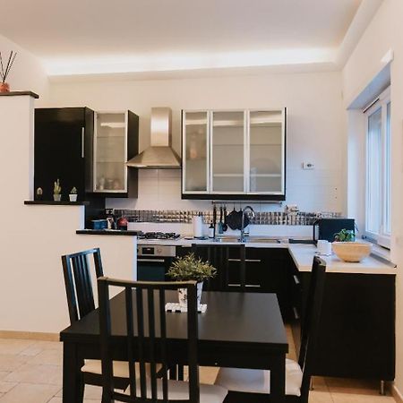 Pau Suite Home Φιουμιτσίνο Εξωτερικό φωτογραφία